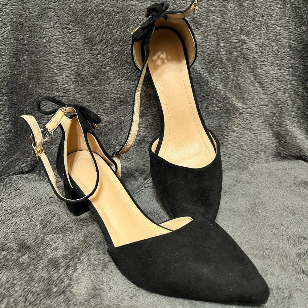 SHEIN 10.5 black pointed close-toed heels
